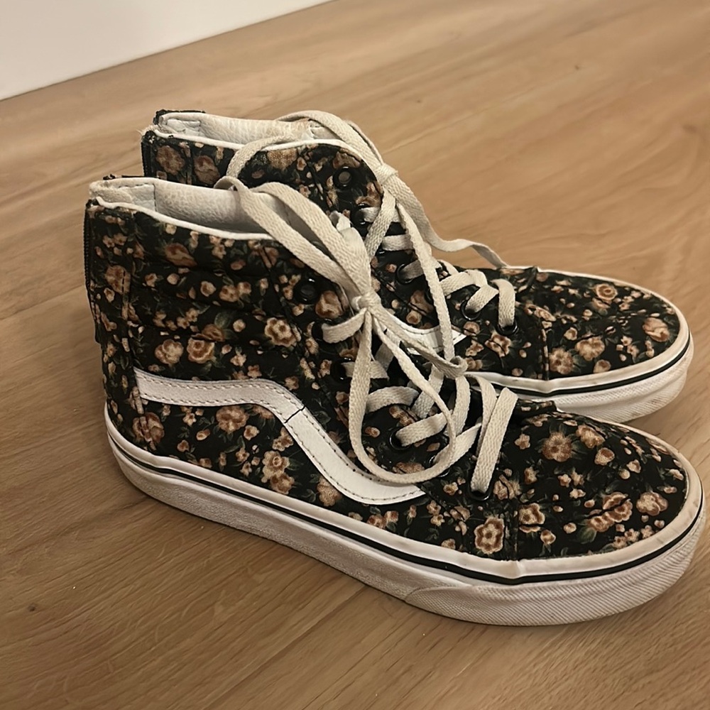 Girls size 1.5 floral high top Vans